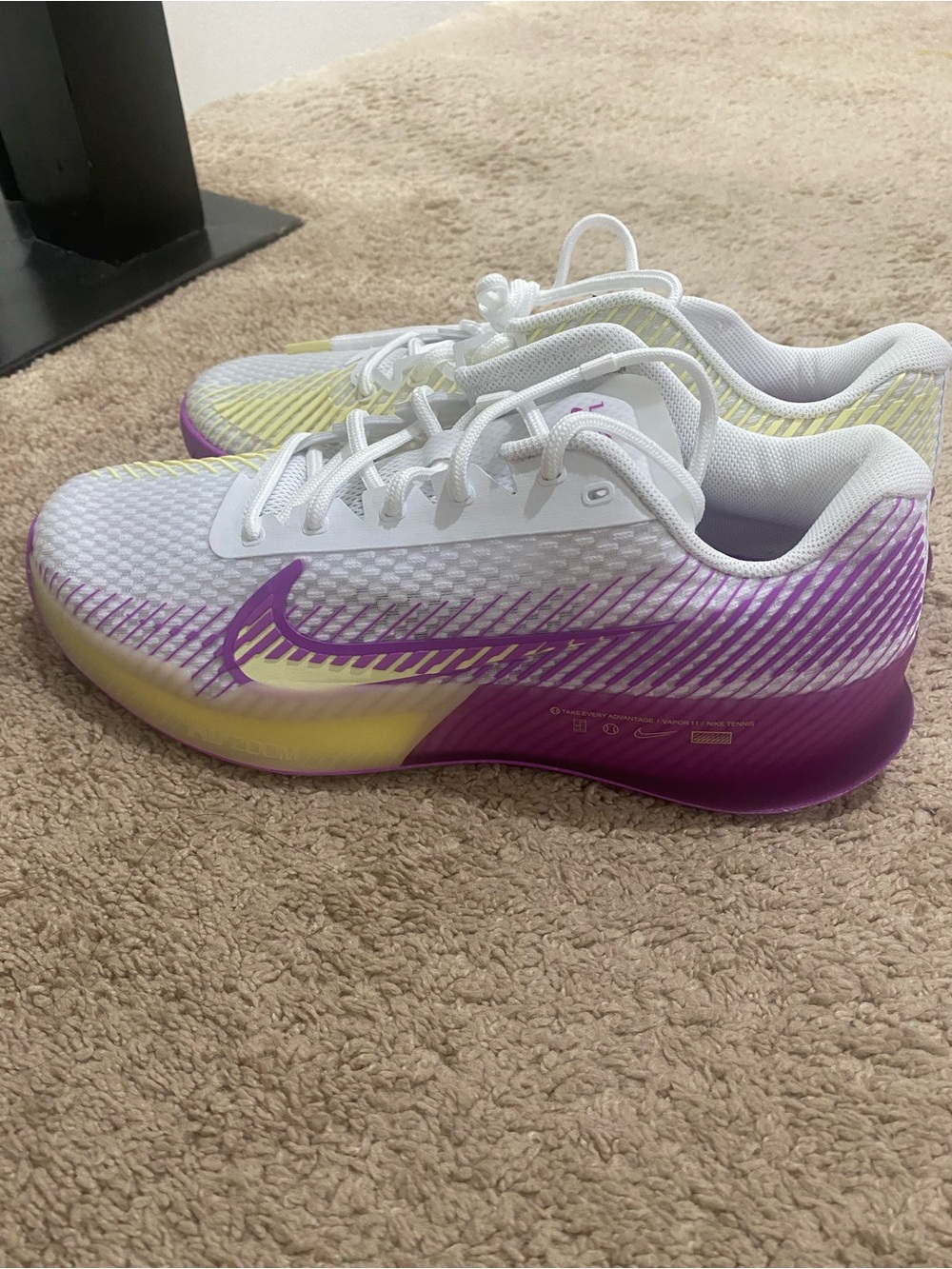 Nike Court Air Zoom Vapor 11 White Fuschia Dream Tennis Shoes